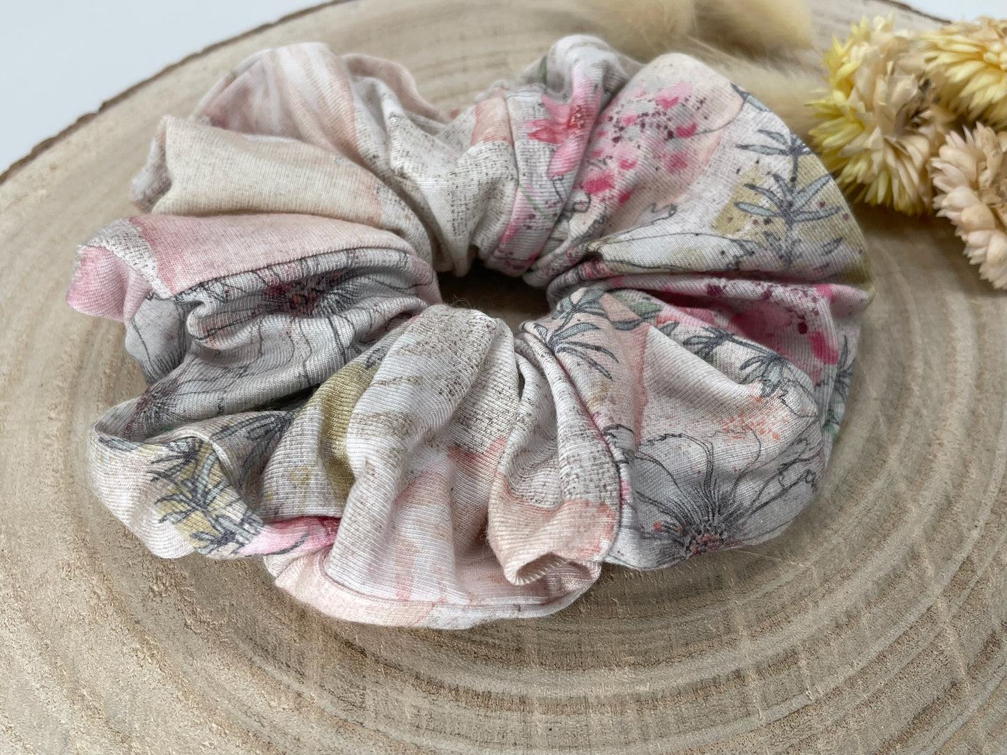 Modal Scrunchie Haargummi zarte Blüte auf rosa