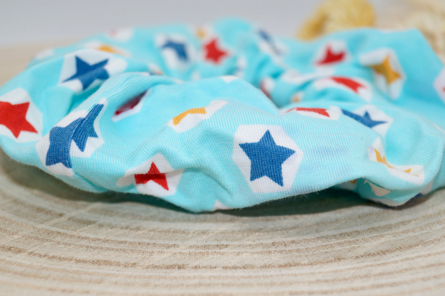 Jersey Scrunchie Haargummi bunte Sterne blau