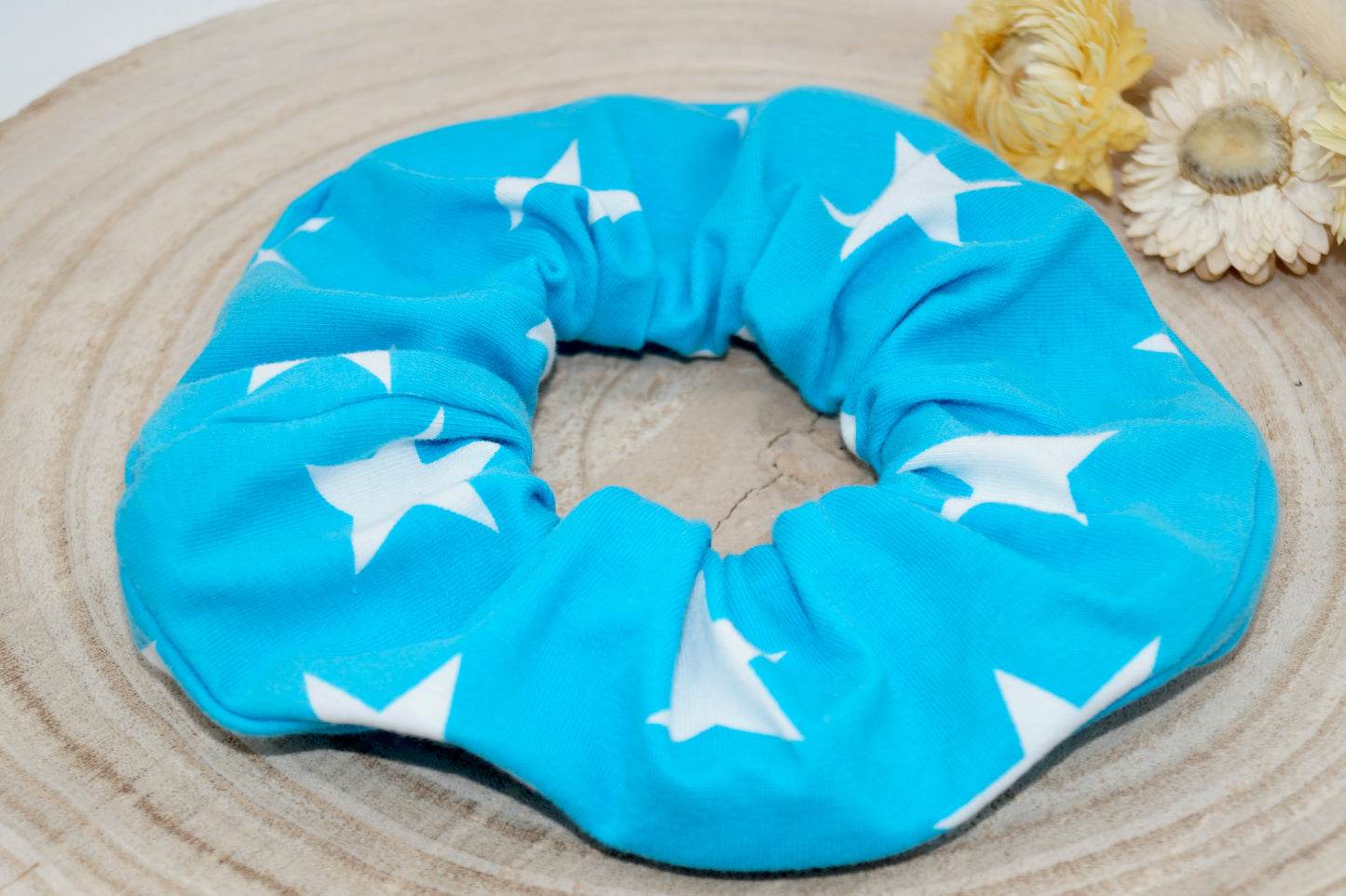 Scrunchie Haargummi weiße Sterne auf blau