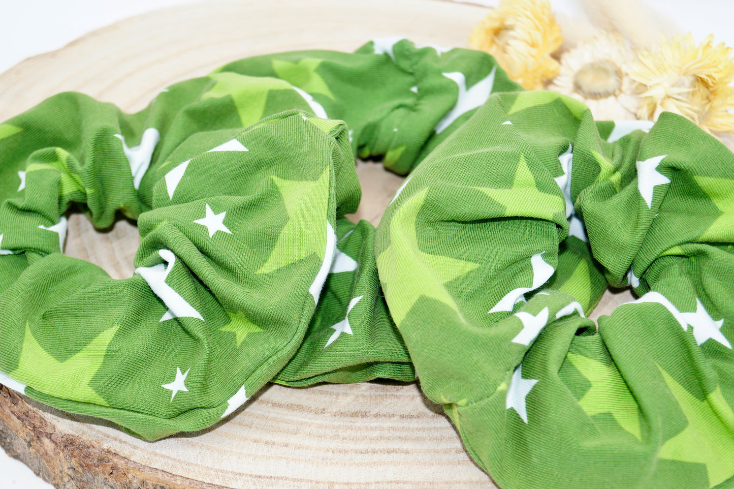 Jersey Scrunchie Haargummi grün mit Sternen