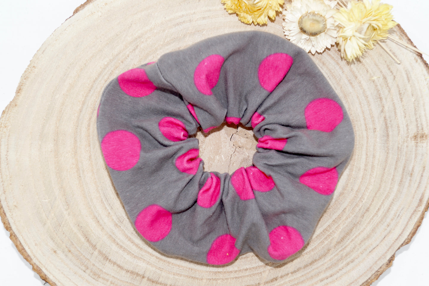 Scrunchie Haargummi grau mit rosa Punkten