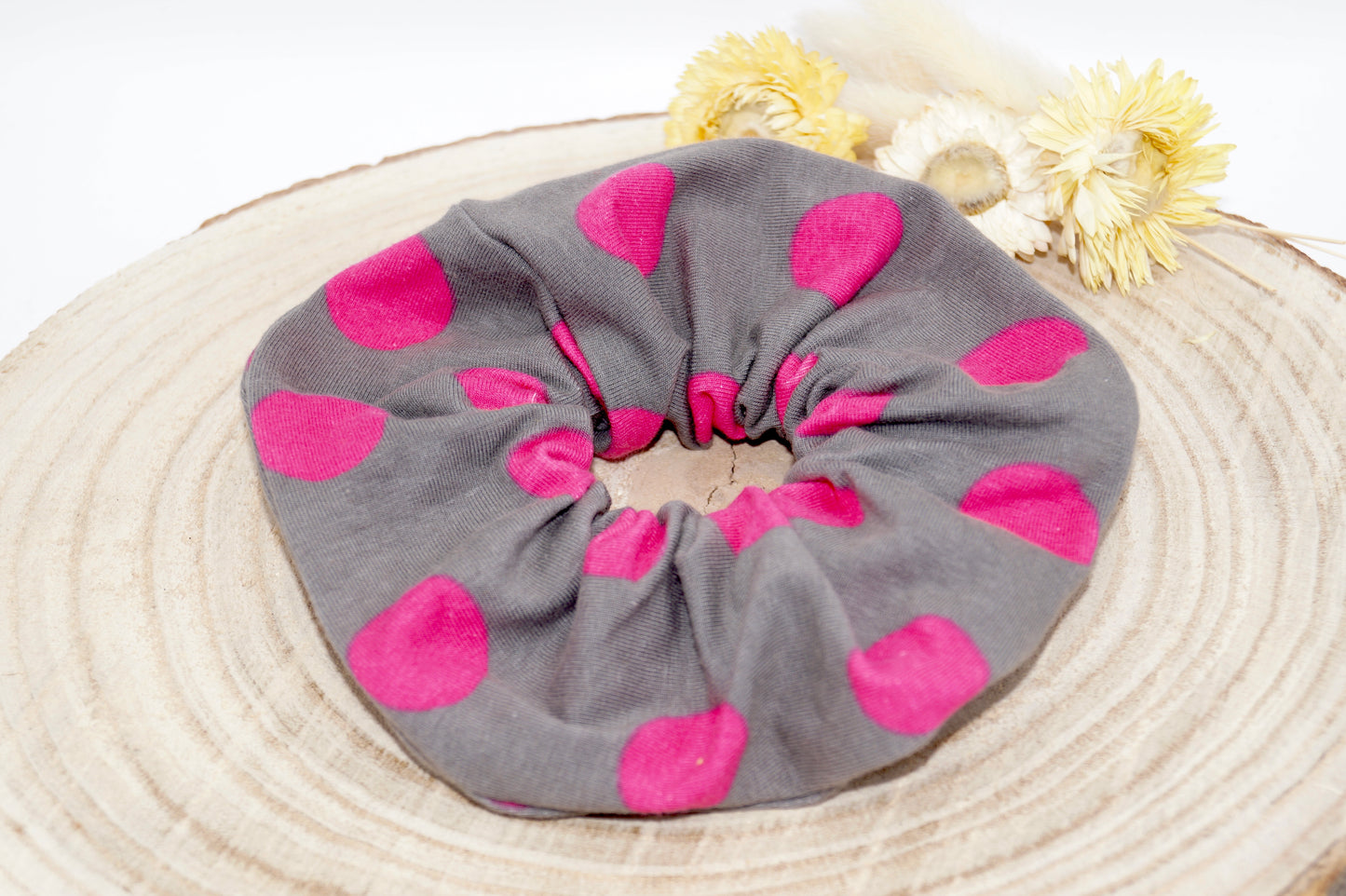 Scrunchie Haargummi grau mit rosa Punkten