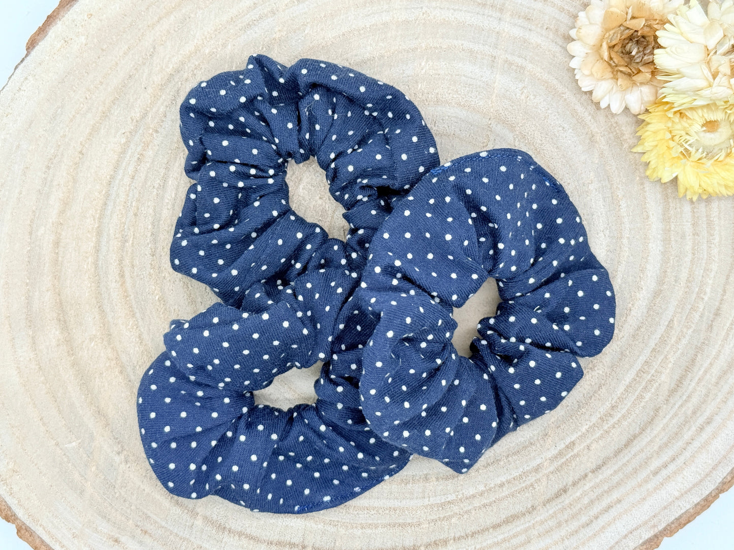 Jersey Scrunchie Haargummi Weiße Punkte auf blau