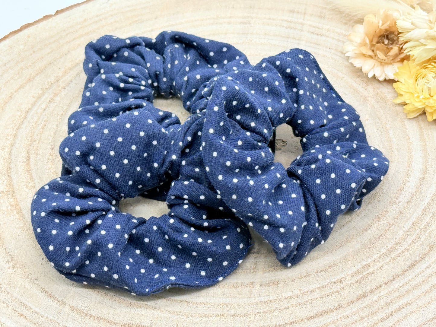 Jersey Scrunchie Haargummi Weiße Punkte auf blau