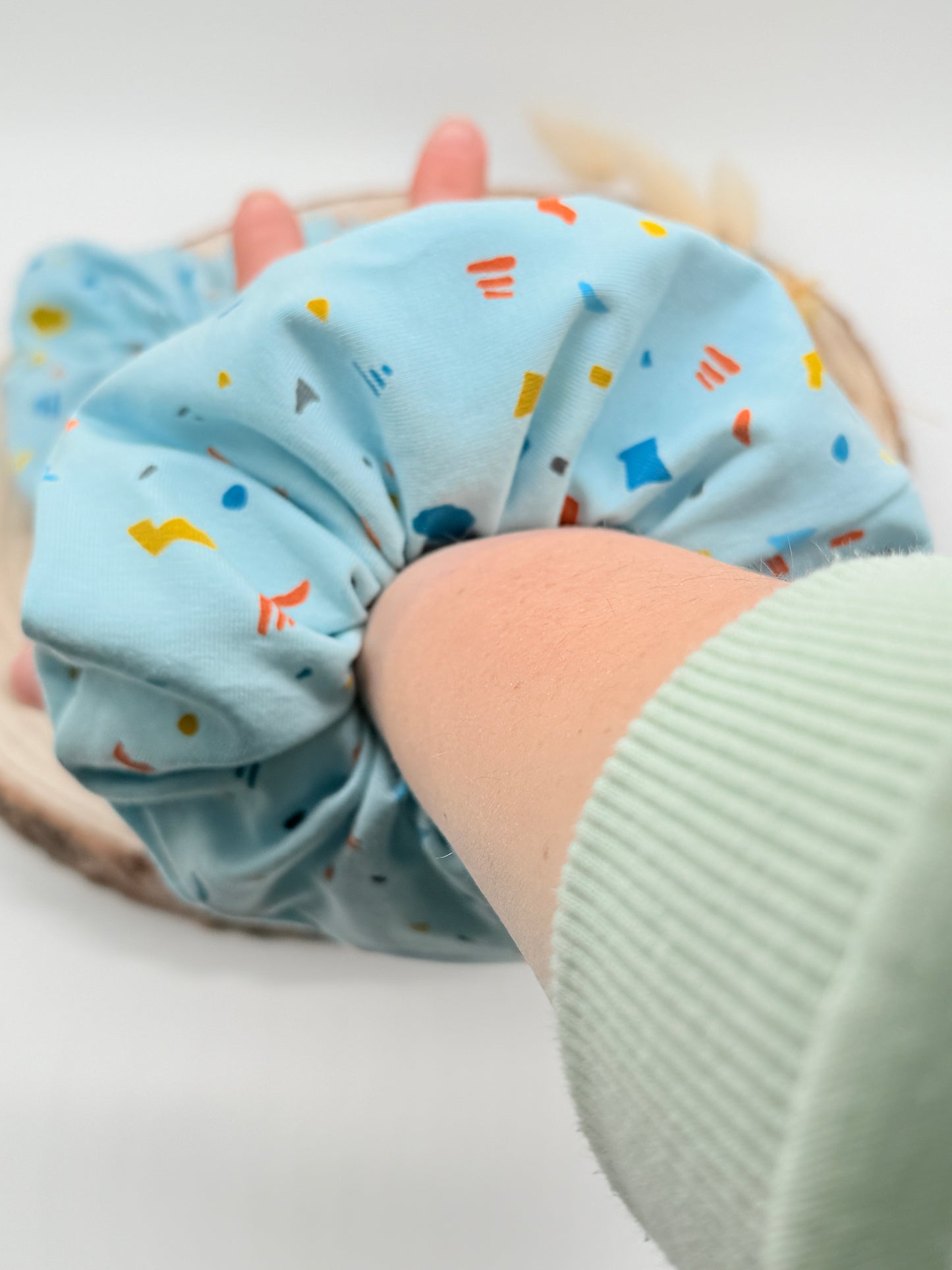Jersey Scrunchie Haargummi Blau gesprenkelt