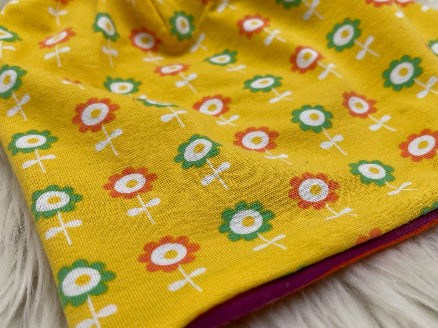 Wendebeanie Blumen gelb