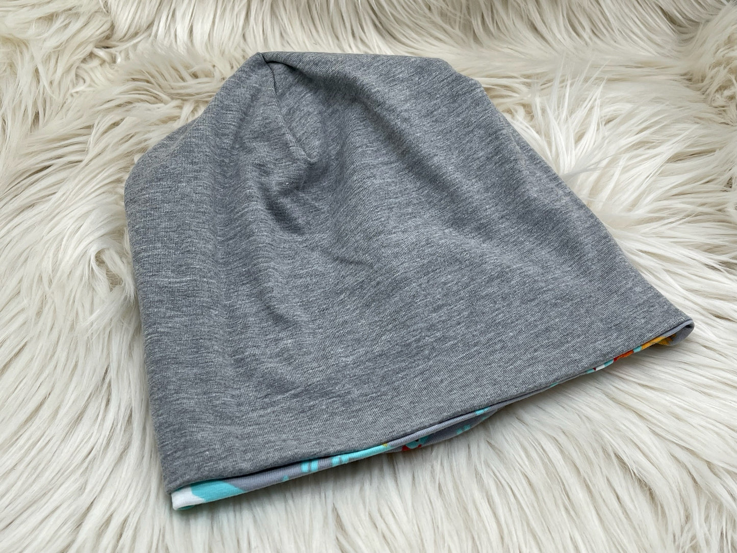 Wendebeanie Dino grau