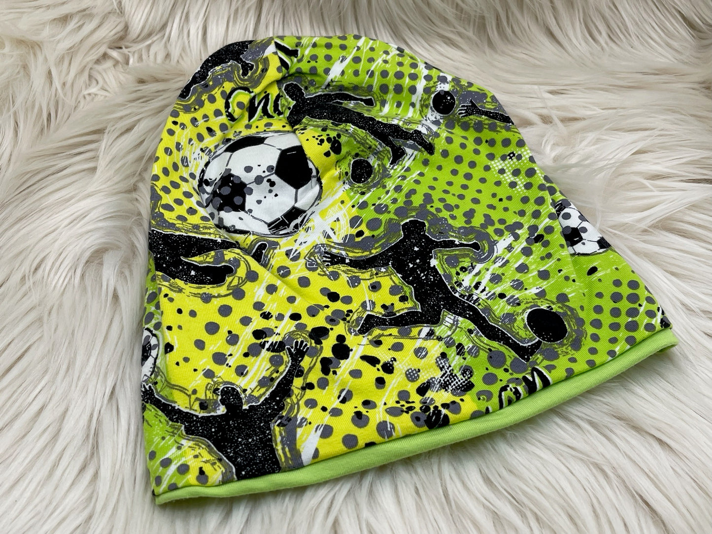 Wendebeanie Fussball grün