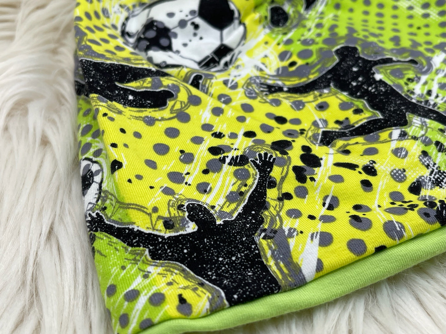 Wendebeanie Fussball grün