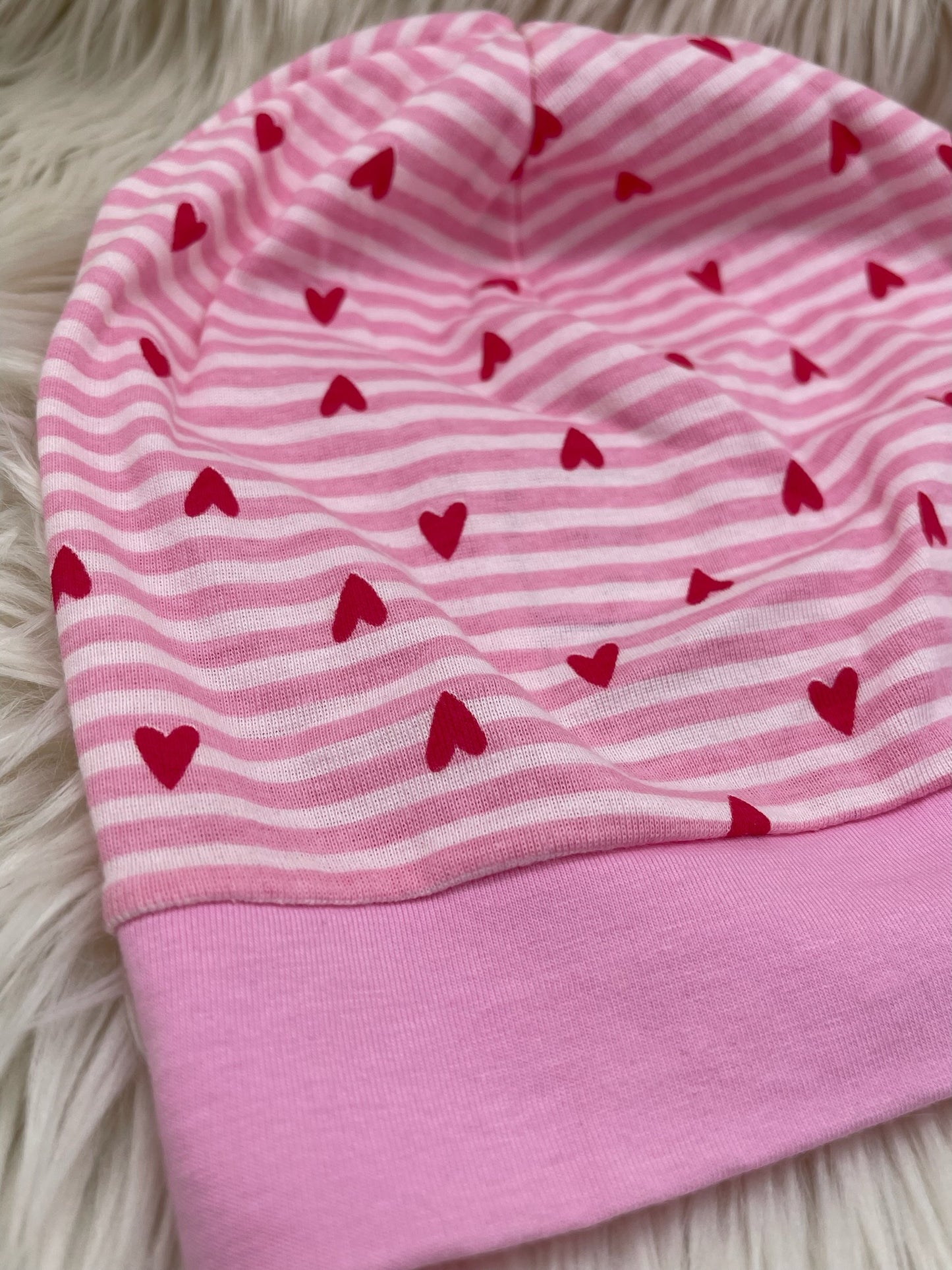 Beanie Herzen streifen rosa/weiss/rot