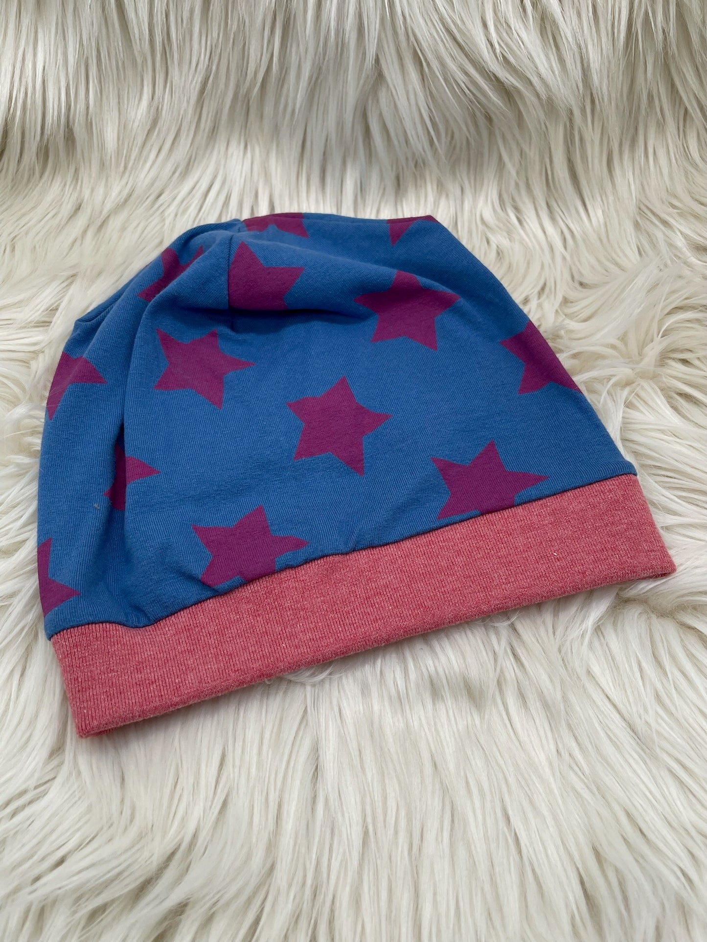Beanie Sterne blau/lila