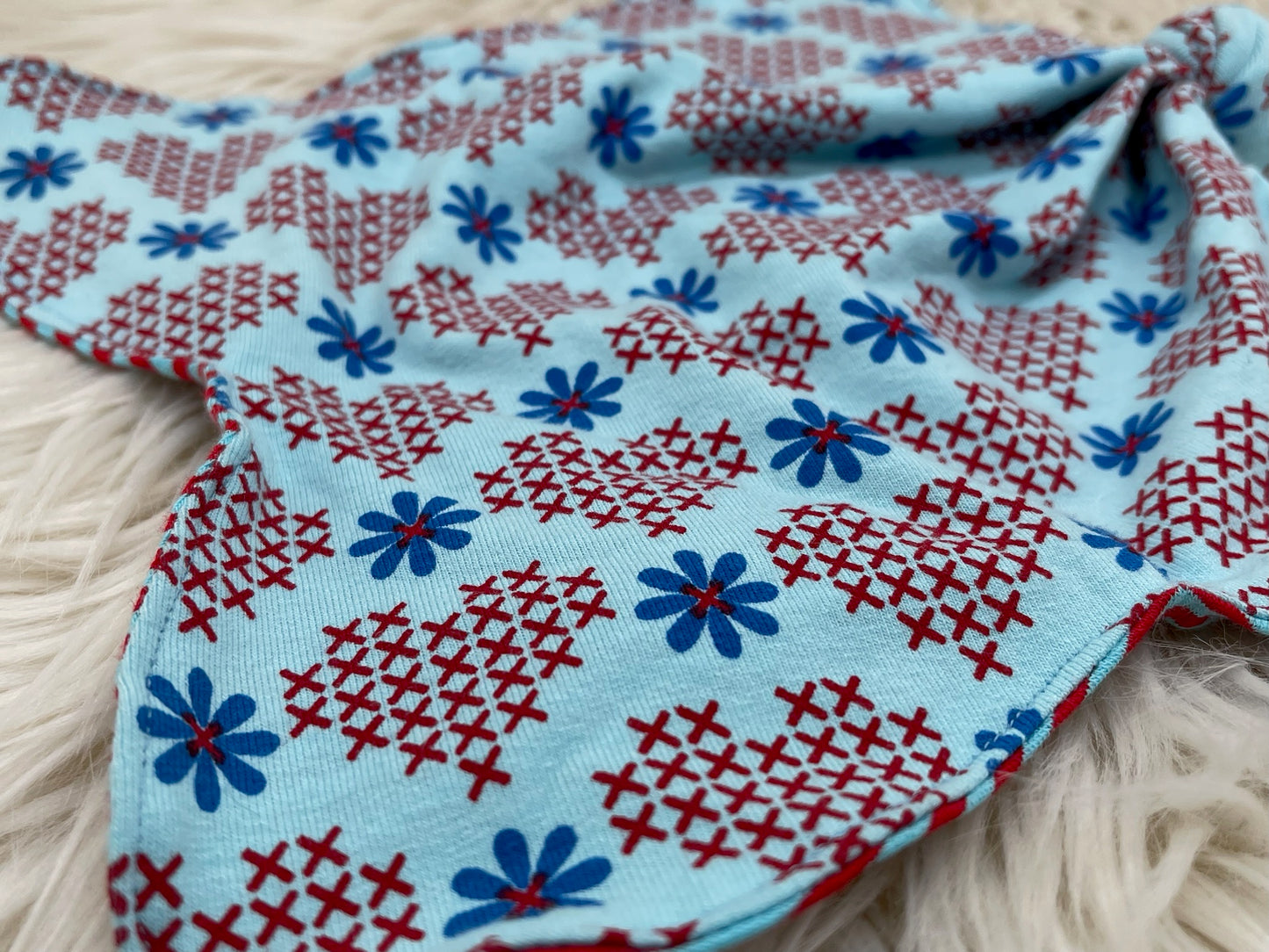 Schmusetuch Blumen / Herzen blau/rot