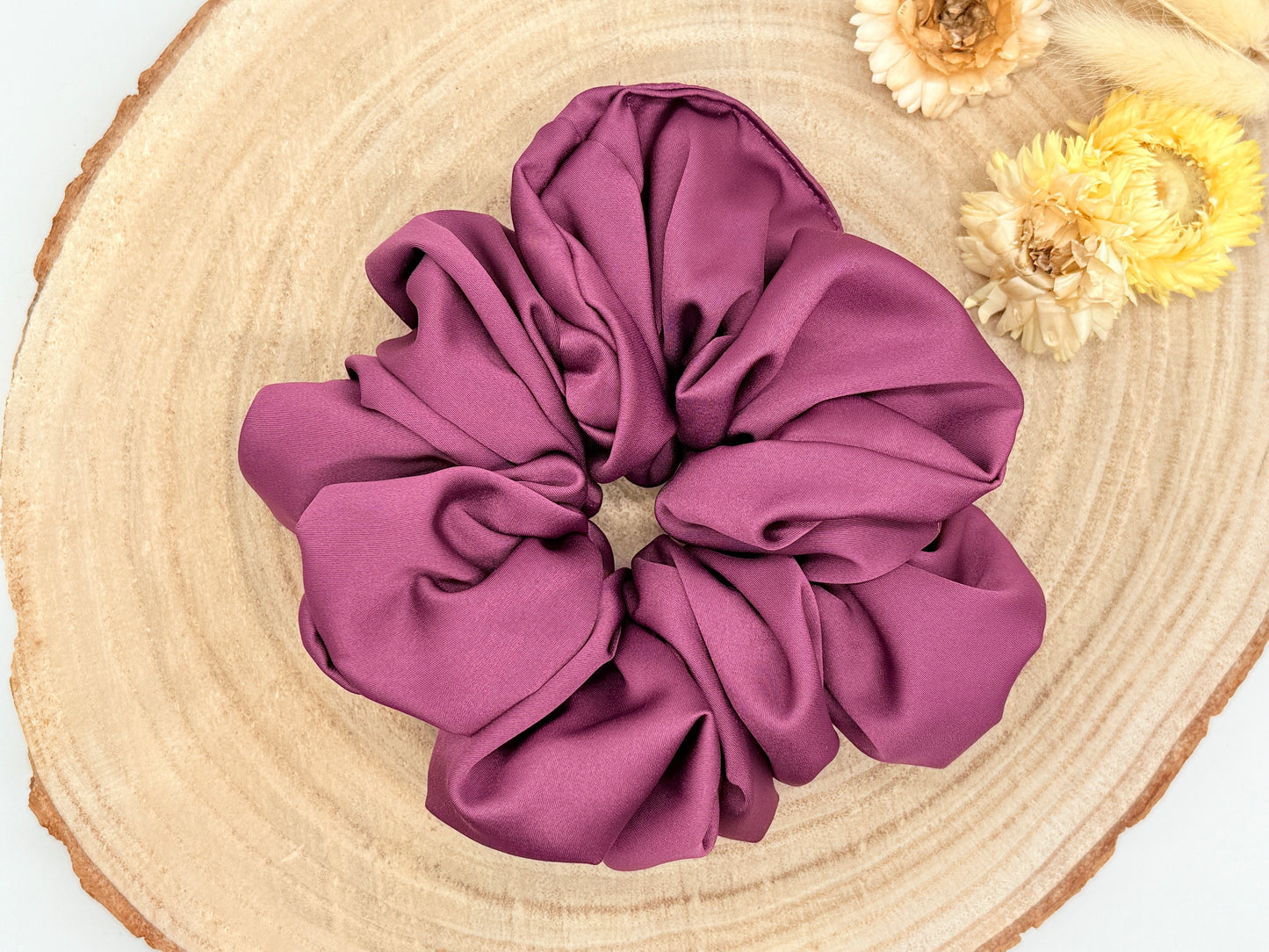 Satin Scrunchie Haargummi lila uni in vier Größen von XL bis XS