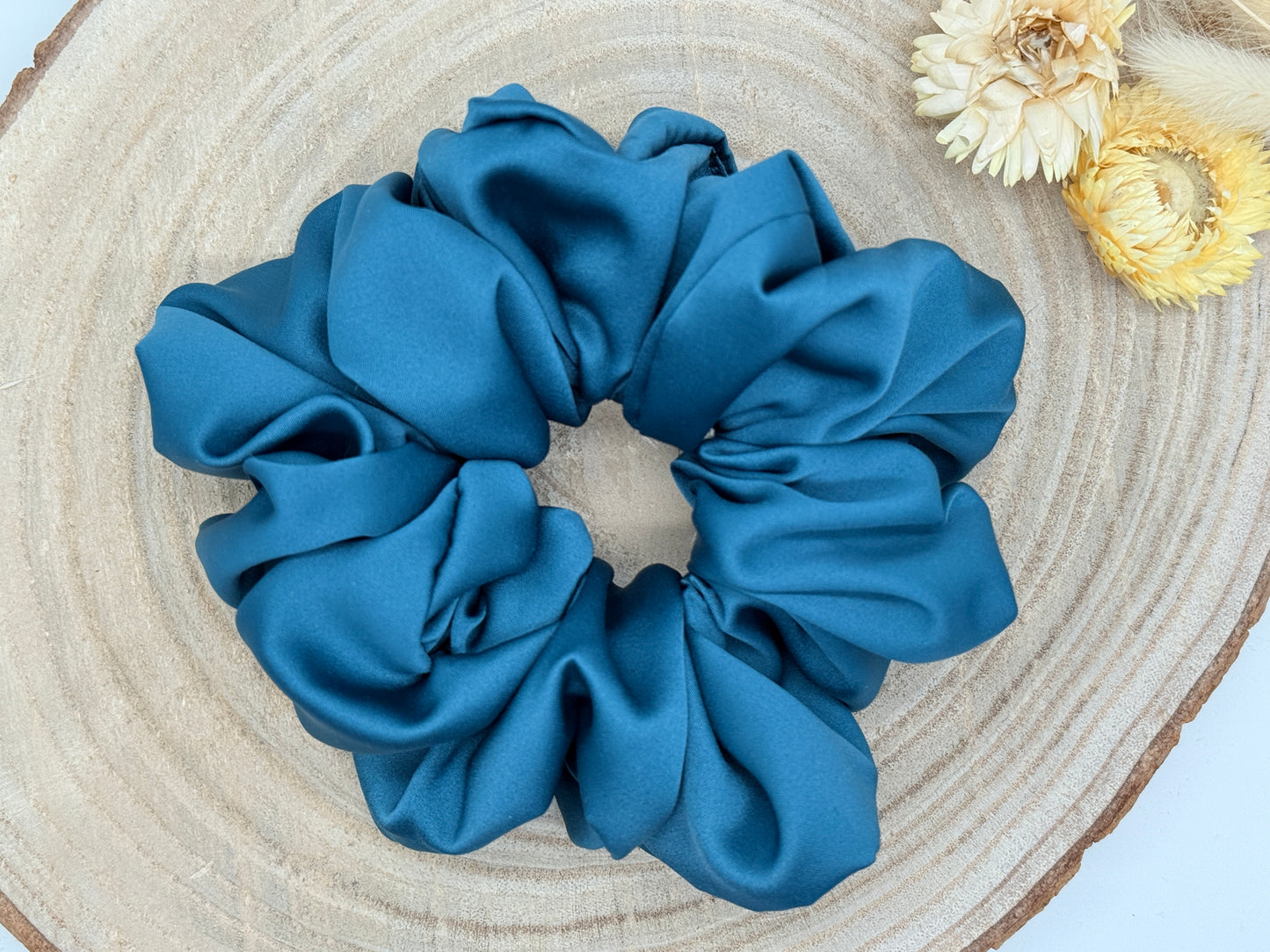 Satin Scrunchie Haargummi petrolgrün uni in vier Größen von XL bis XS