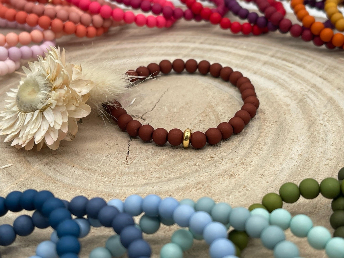 Acryl Perlen Armband goldfarben