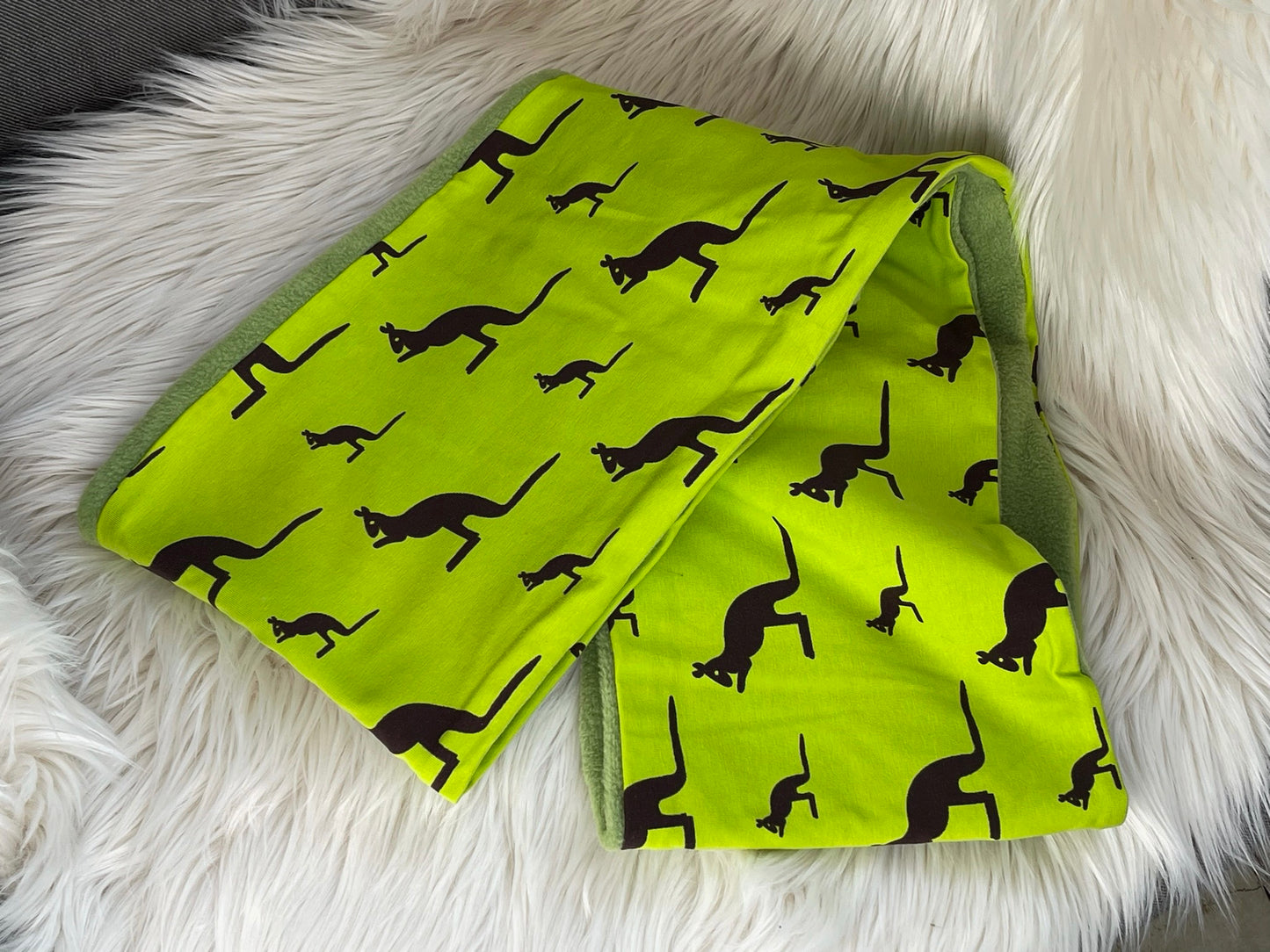 Loop mit Fleece Känguru grün