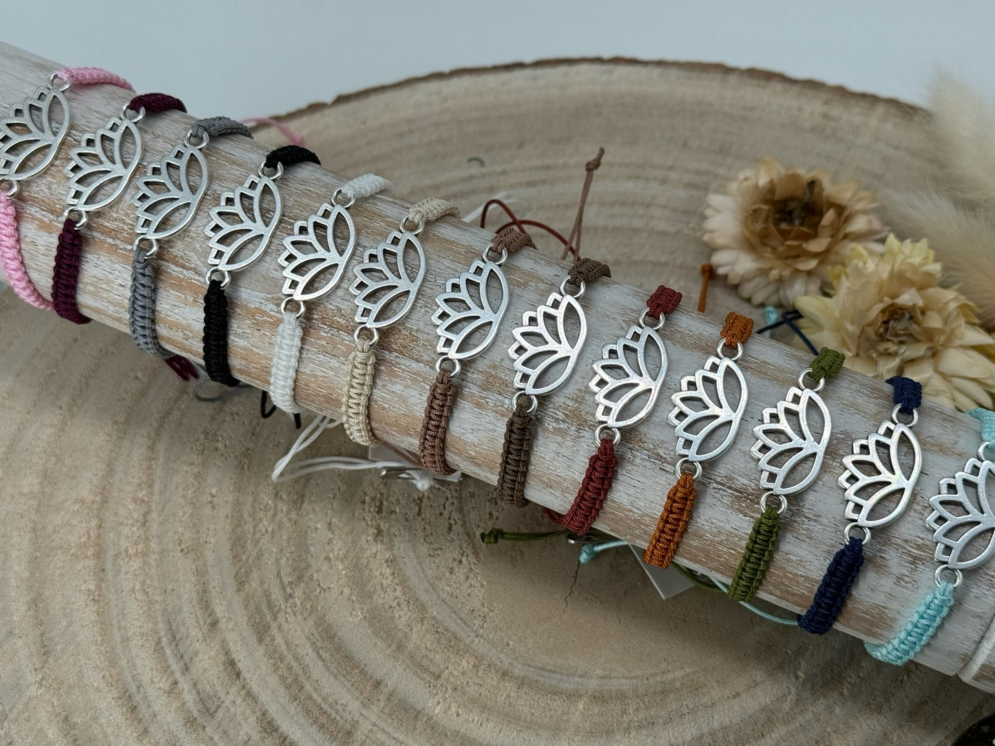 Freundschaftsarmband Makramee Armband Lotusblüte silberfarbenen Edelstahl