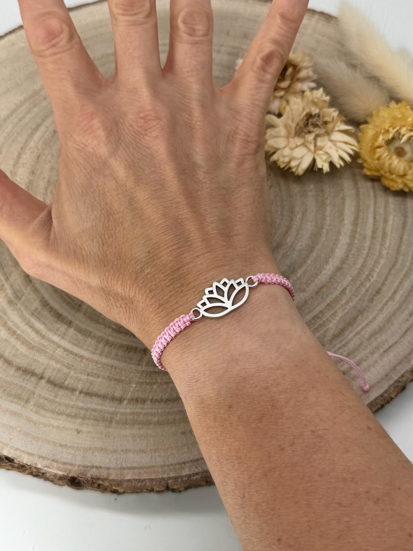 Freundschaftsarmband Makramee Armband Lotusblüte silberfarbenen Edelstahl
