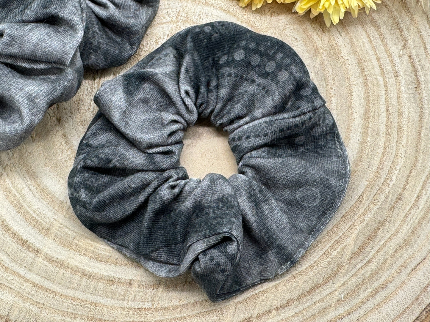 Jersey Scrunchie Haargummi Batik schwarz grau