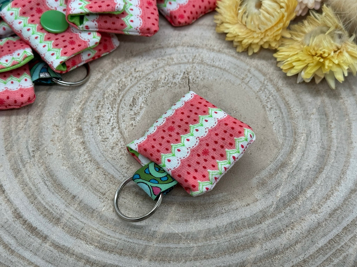 Schlüsselanhänger Mini Tasche mit Einkaufswagenchip praktische Mini Geldbörse Erbeere rosa