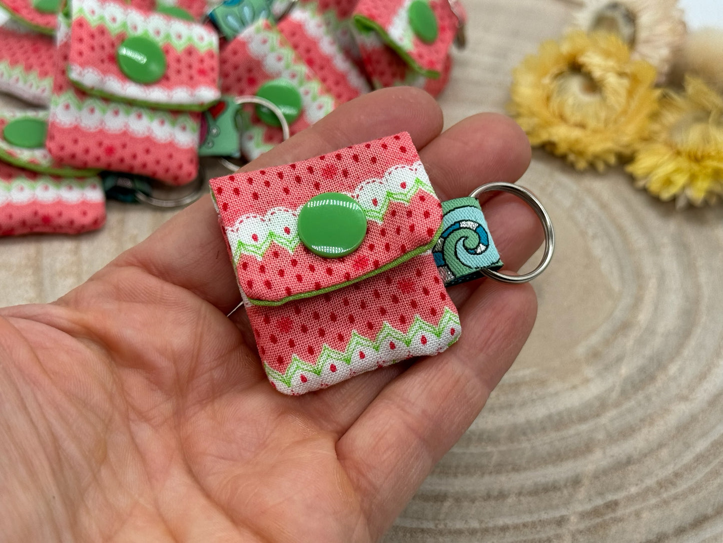 Schlüsselanhänger Mini Tasche mit Einkaufswagenchip praktische Mini Geldbörse Erbeere rosa