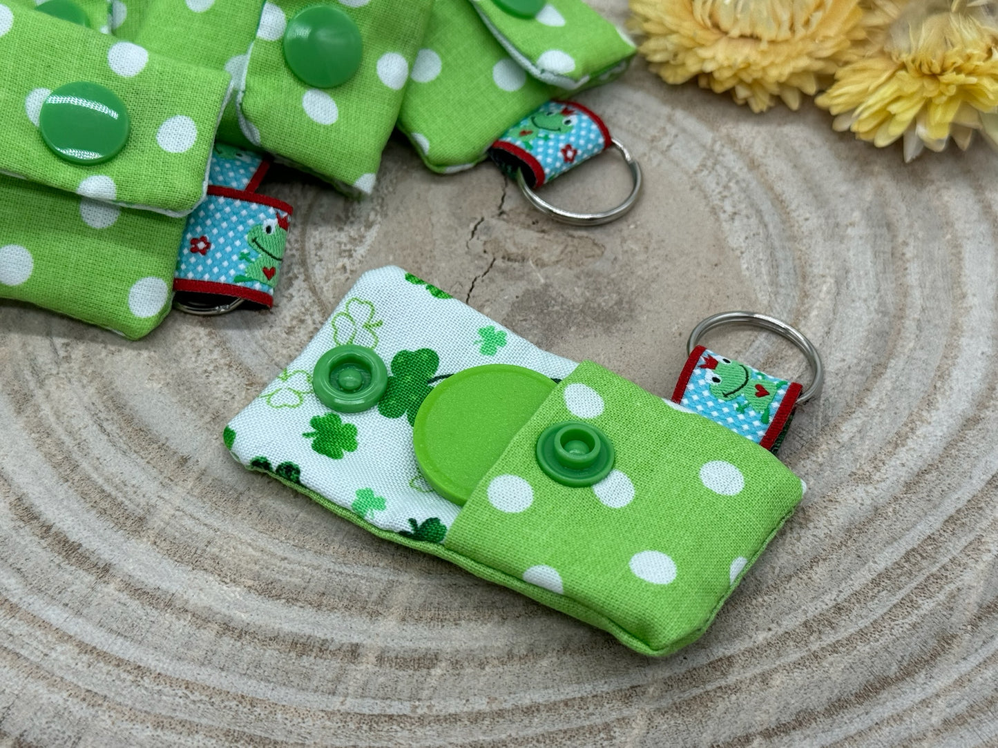 Schlüsselanhänger Mini Tasche mit Einkaufswagenchip praktische Mini Geldbörse Punkte grün/weiss