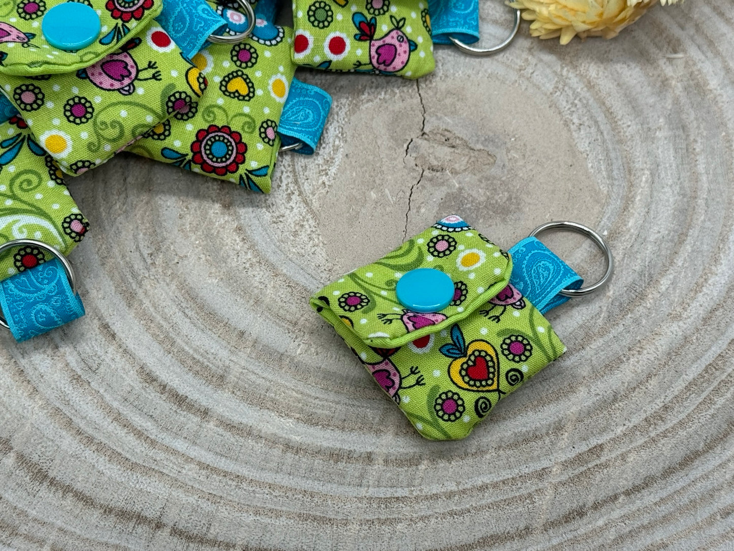 Schlüsselanhänger Mini Tasche mit Einkaufswagenchip praktische Mini Geldbörse grün mit Herzen