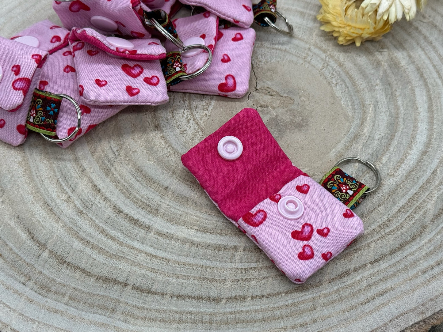Schlüsselanhänger Mini Tasche mit Einkaufswagenchip praktische Mini Geldbörse rosa mit kleinen Herzen