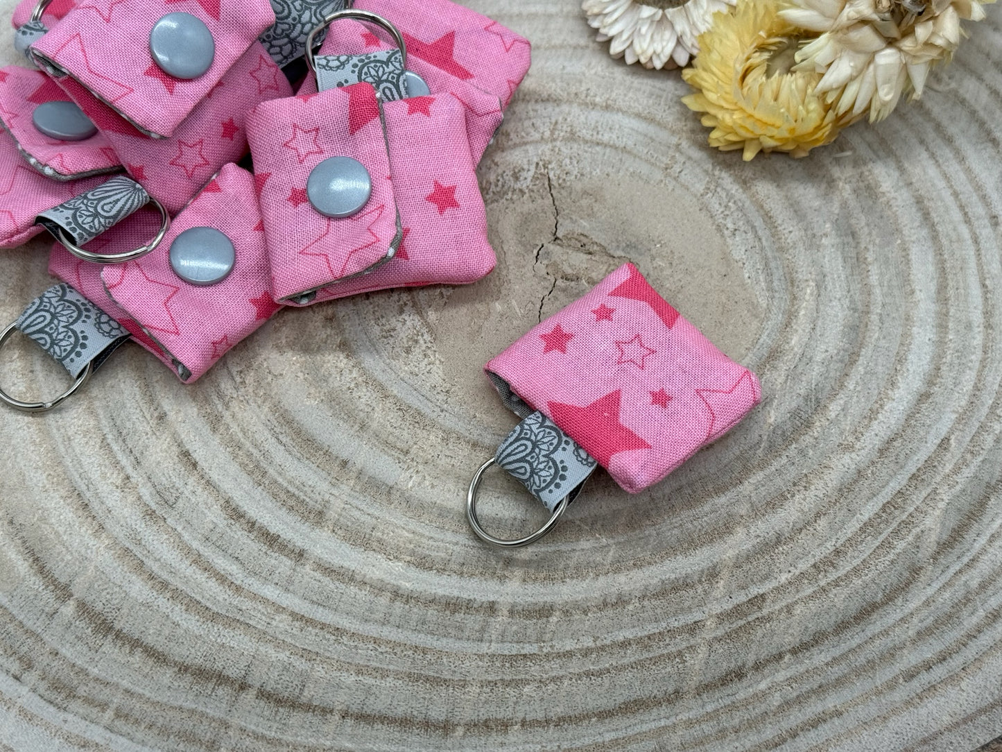 Schlüsselanhänger Mini Tasche mit Einkaufswagenchip praktische Mini Geldbörse rosa mit Sterne