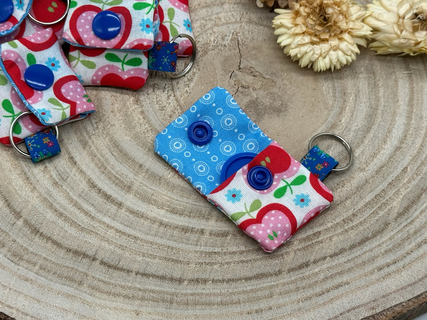 Schlüsselanhänger Mini Tasche mit Einkaufswagenchip praktische Mini Geldbörse kleiner Apfel