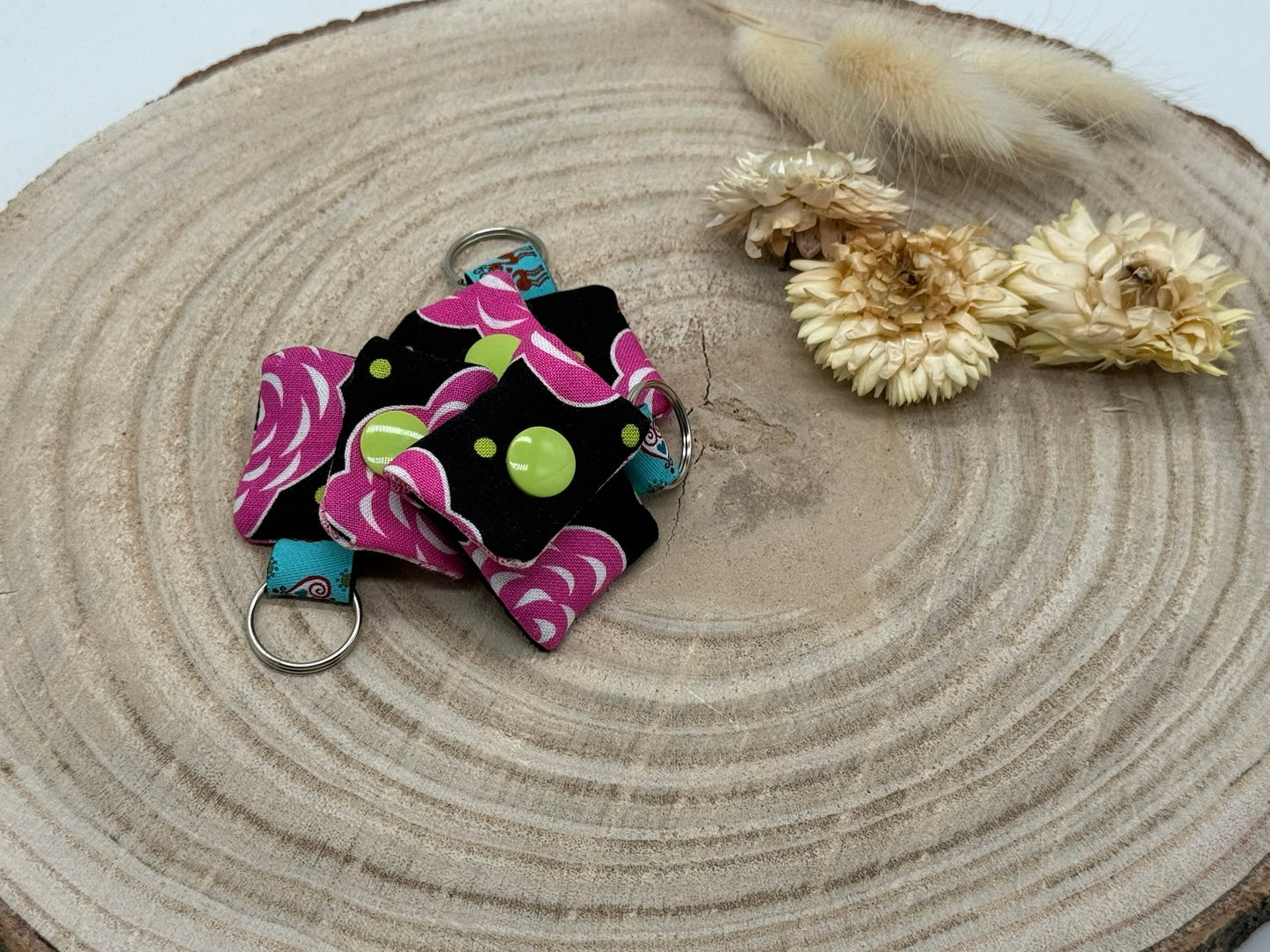 Schlüsselanhänger Mini Tasche mit Einkaufswagenchip praktische Mini Geldbörse schwarz mit rosa Blumen