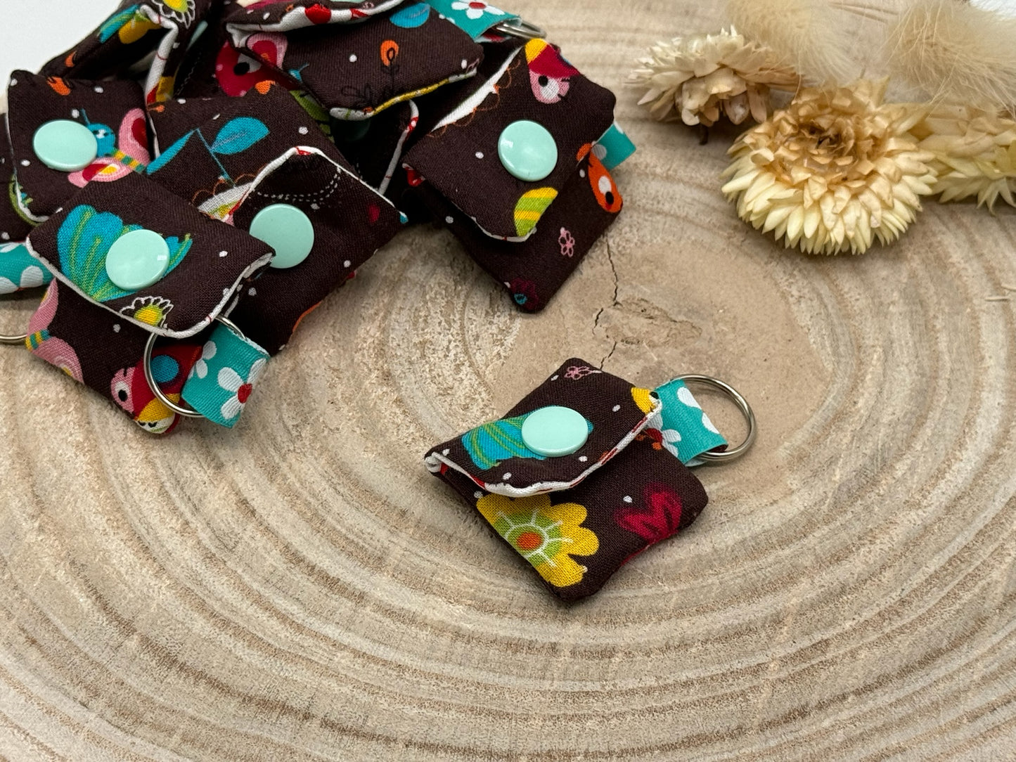 Schlüsselanhänger Mini Tasche mit Einkaufswagenchip praktische Mini Geldbörse braun mit Blumen und Tieren