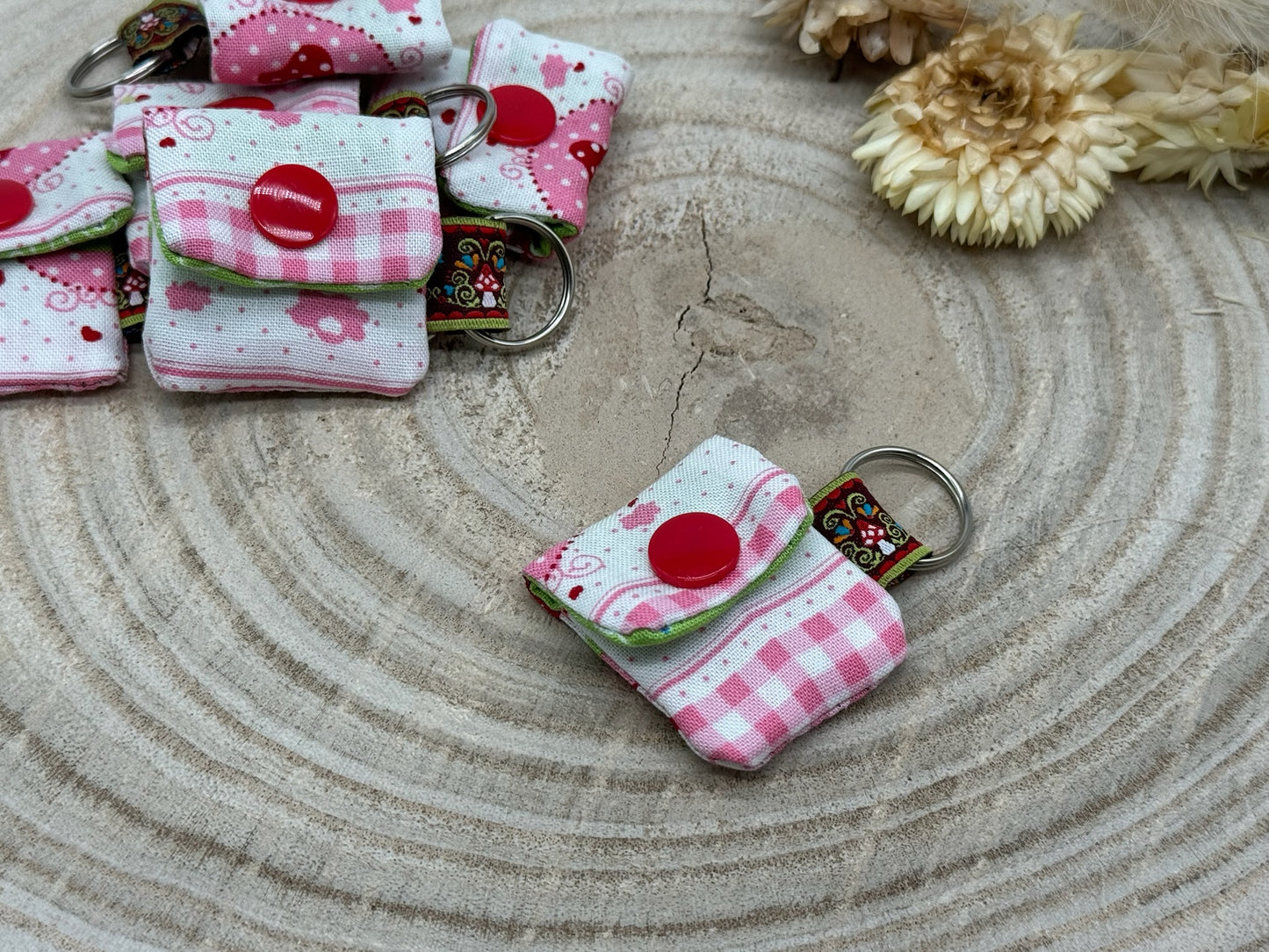 Schlüsselanhänger Mini Tasche mit Einkaufswagenchip praktische Mini Geldbörse weiß mit Pilze