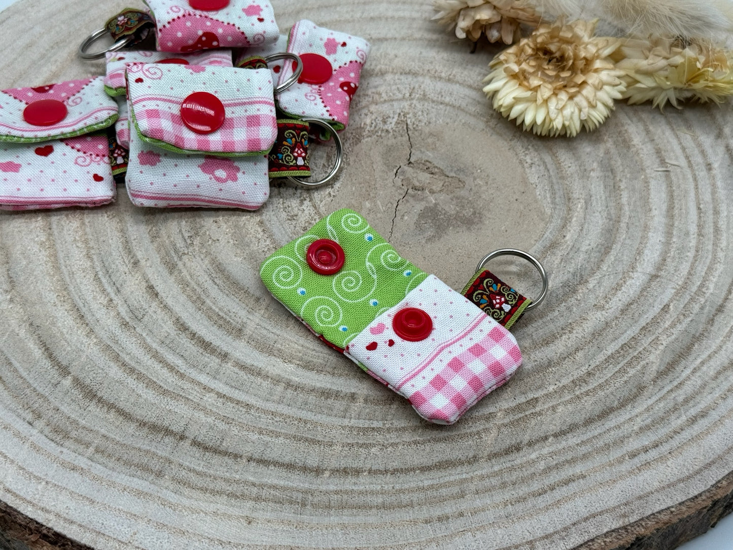 Schlüsselanhänger Mini Tasche mit Einkaufswagenchip praktische Mini Geldbörse weiß mit Pilze