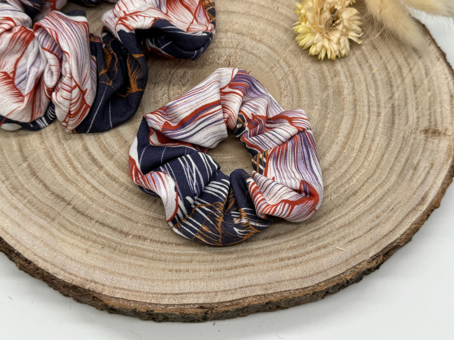 Scrunchie Haargummi elastisches Haarband blau mit rosa Blüten für feines oder dickes Haar