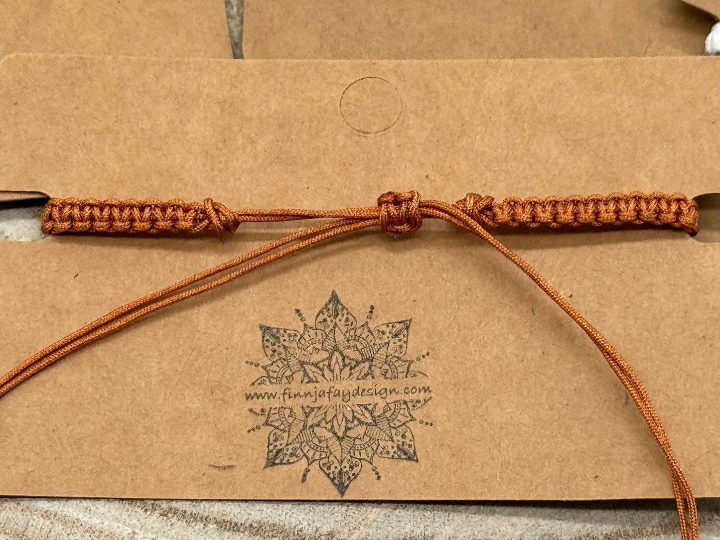 Freundschaftsarmband Makramee Schmuck Armband Herz II mit bronzefarbenen Perlen