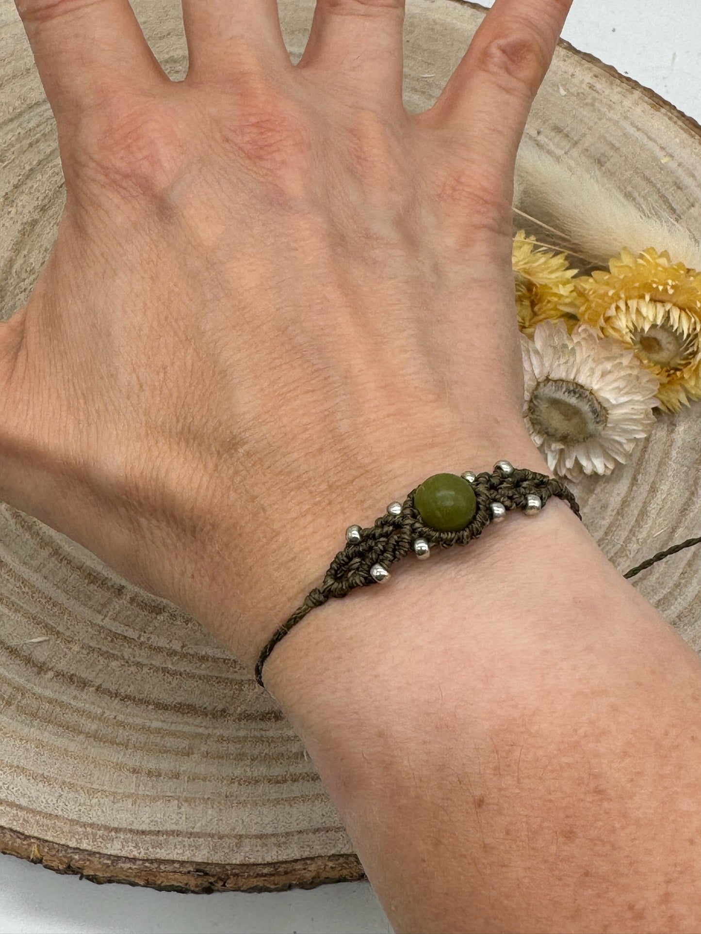 Makramee Edelstein Armband mit Seraphinit Perle