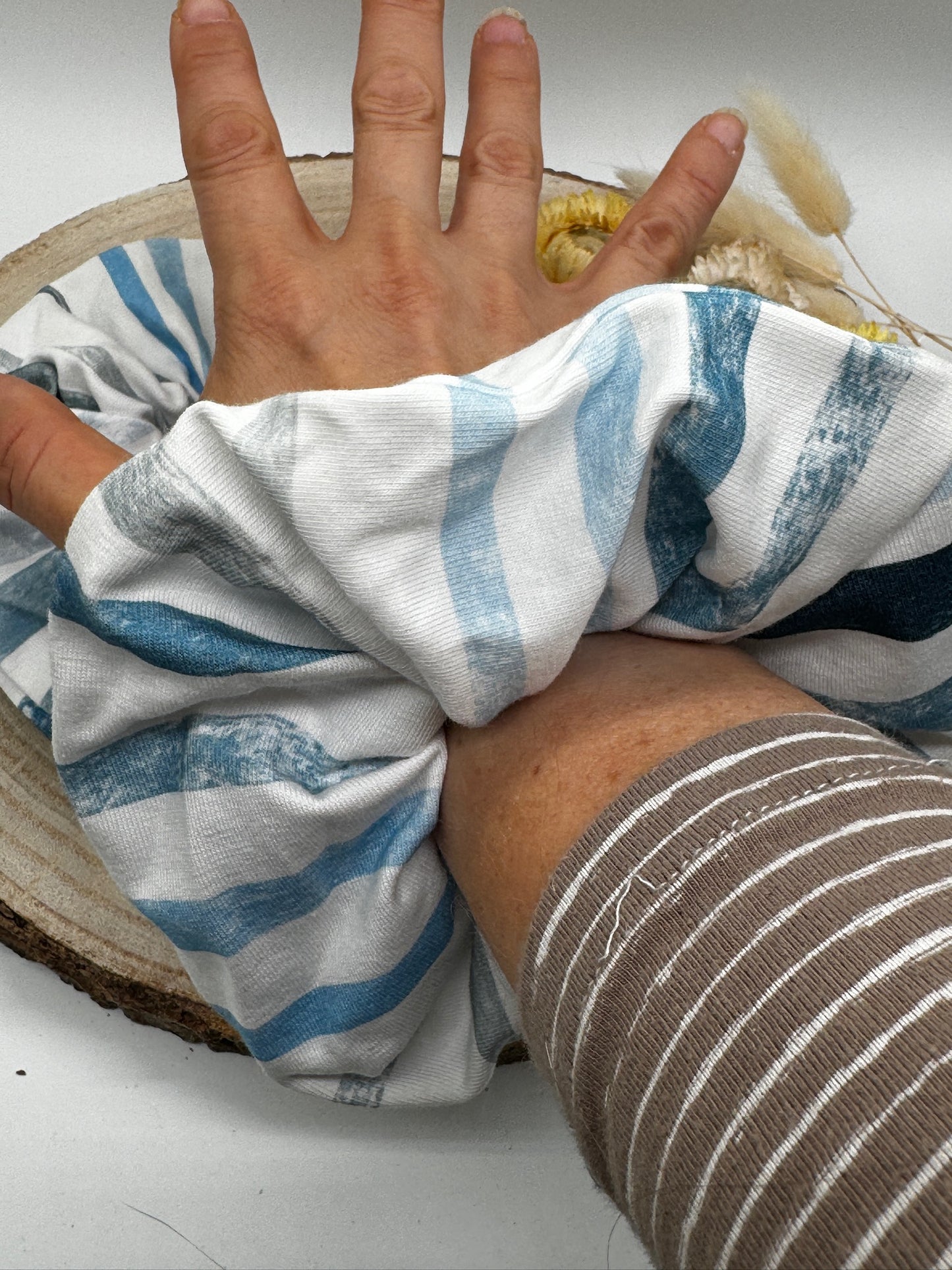 Jersey Scrunchie Haargummi blaue batik Streifen