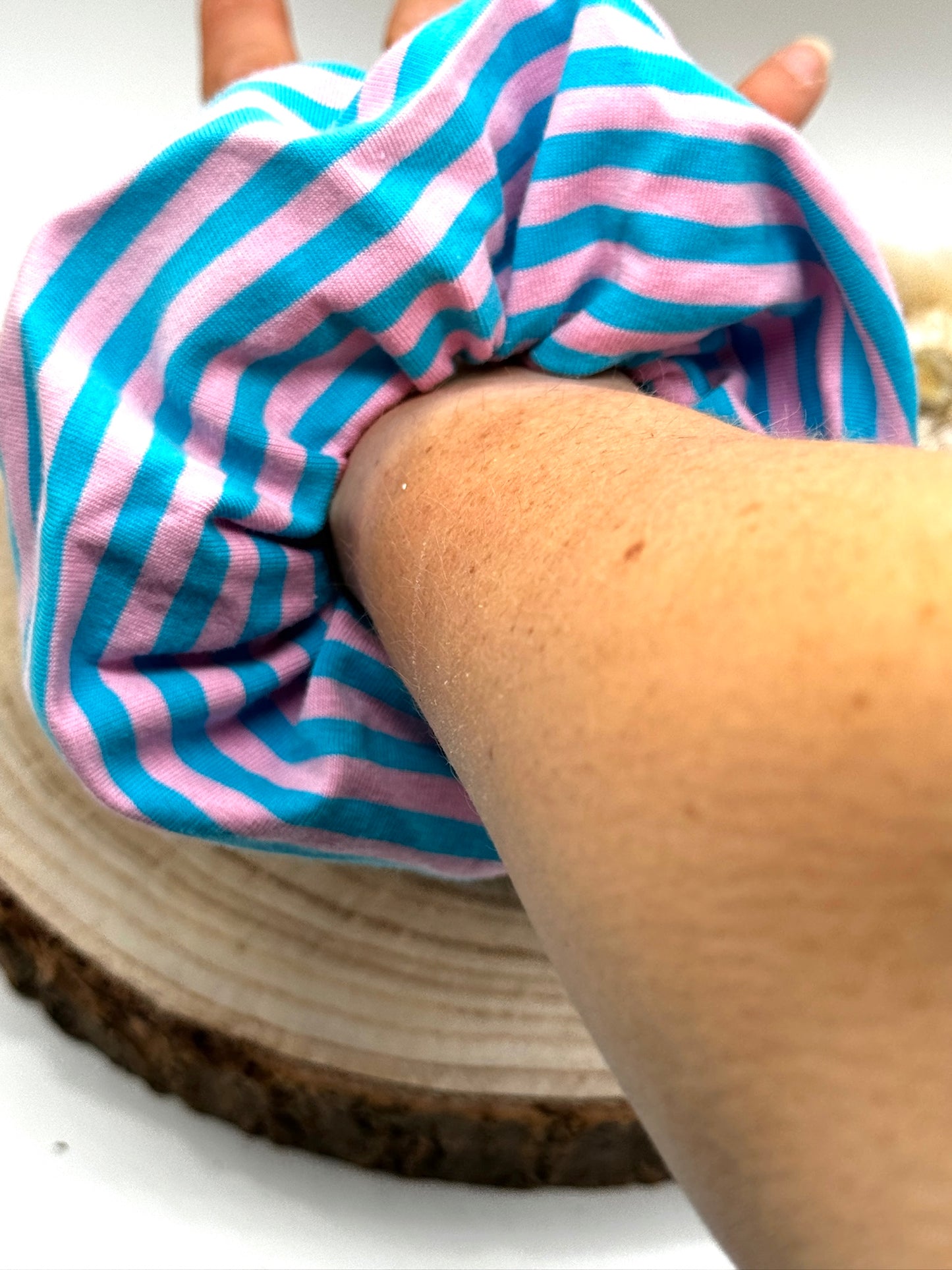 Scrunchie Haargummi elastisches Haarband Haarschmuck streifen rosa hellblau für feines oder dickes Haar