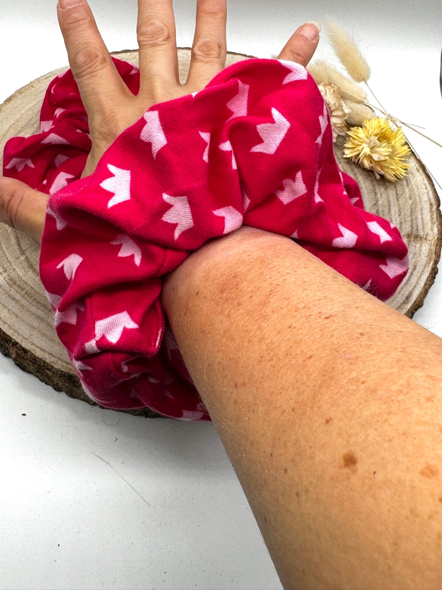 Jersey Scrunchie Haargummi Krone auf rosa