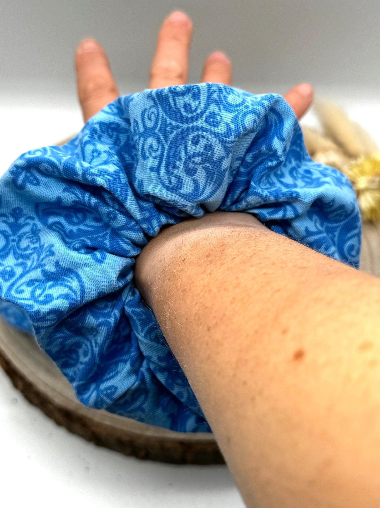 Scrunchie Haargummi Ornament blau