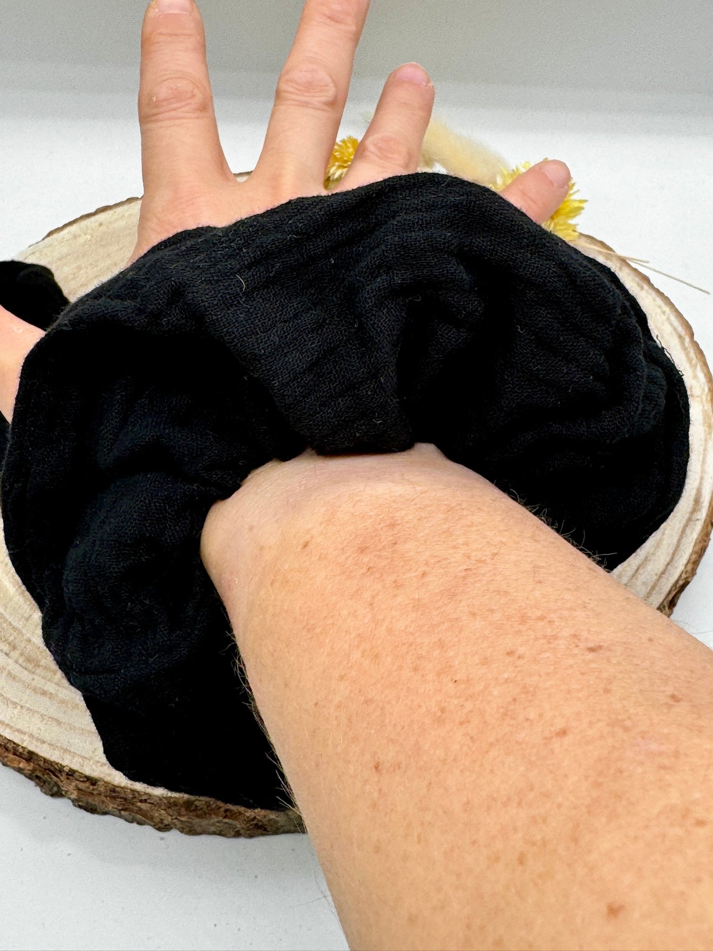 Musselin Scrunchie Haargummi schwarz uni