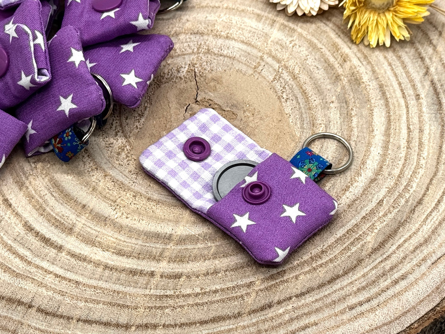 Schlüsselanhänger Mini Tasche mit Einkaufswagenchip praktische Mini Geldbörse lila Sterne