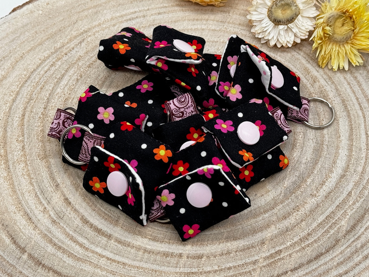 Schlüsselanhänger Mini Tasche mit Einkaufswagenchip praktische Mini Geldbörse schwarz mit Blumen
