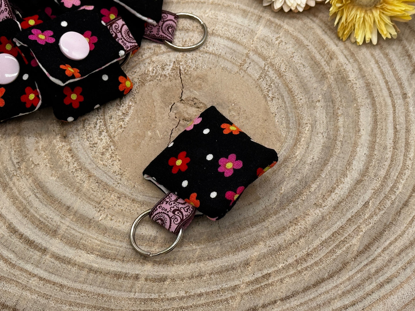 Schlüsselanhänger Mini Tasche mit Einkaufswagenchip praktische Mini Geldbörse schwarz mit Blumen