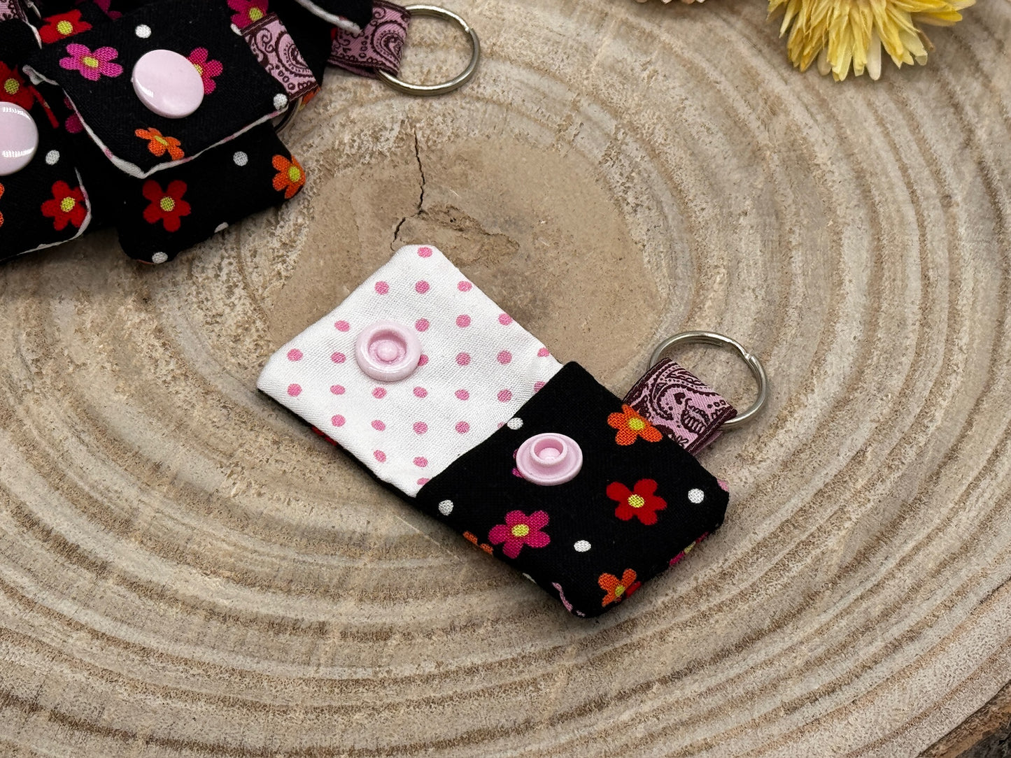 Schlüsselanhänger Mini Tasche mit Einkaufswagenchip praktische Mini Geldbörse schwarz mit Blumen
