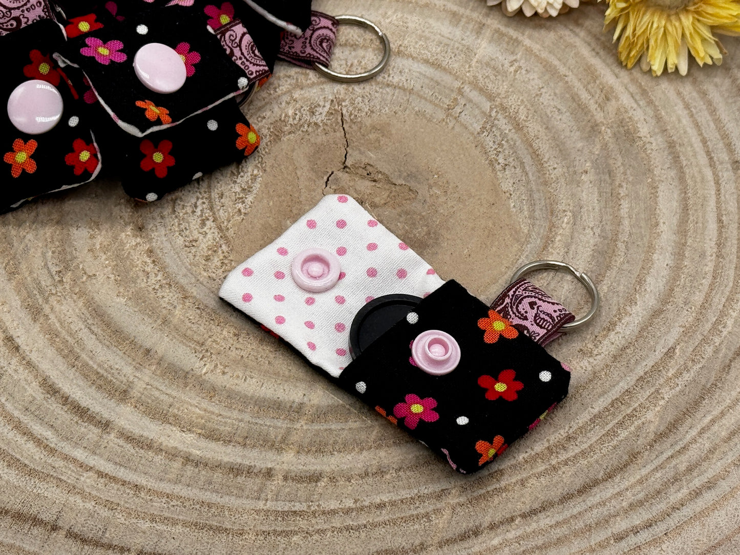 Schlüsselanhänger Mini Tasche mit Einkaufswagenchip praktische Mini Geldbörse schwarz mit Blumen