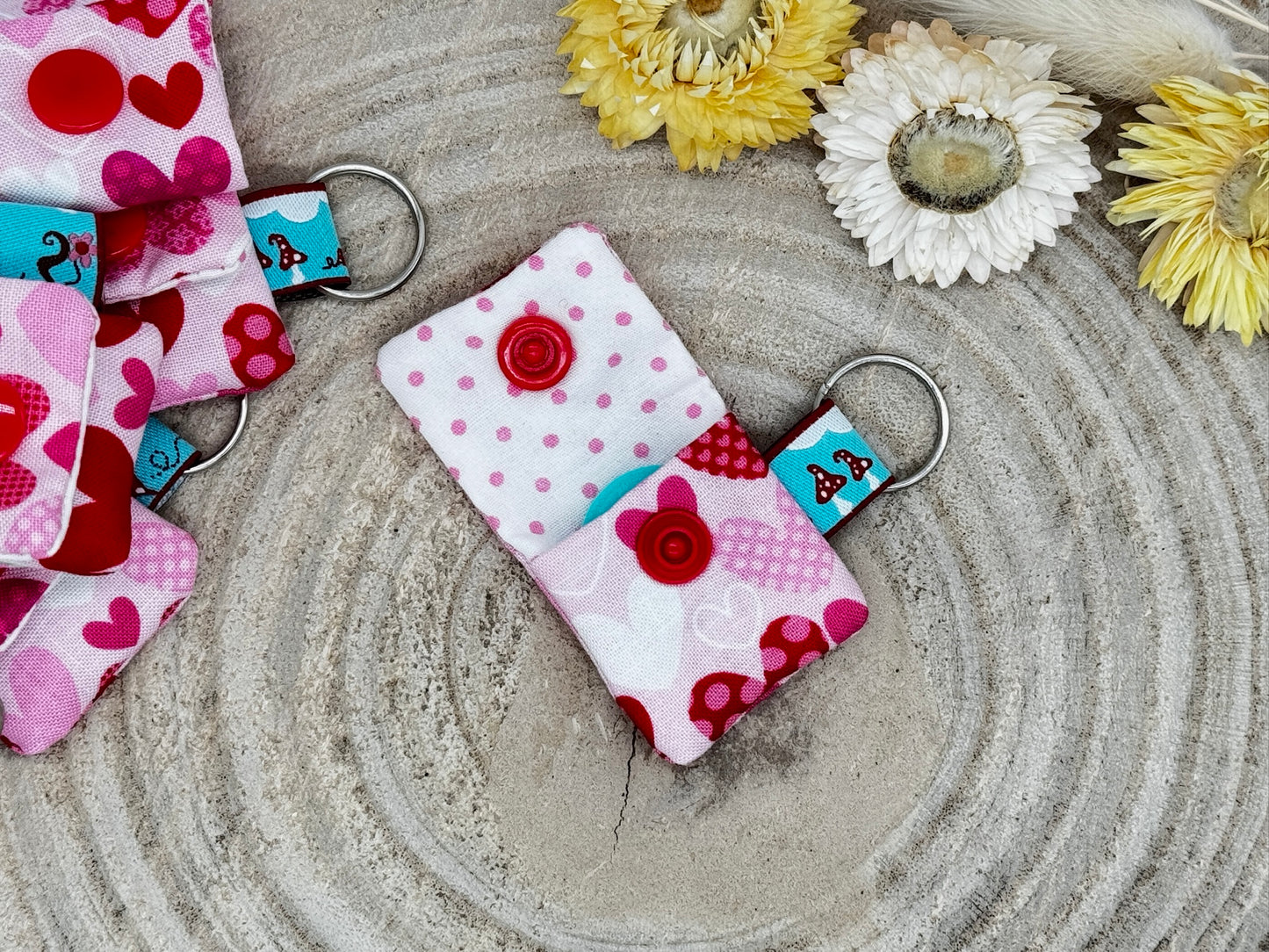 Schlüsselanhänger Mini Tasche rosa mit Herzen