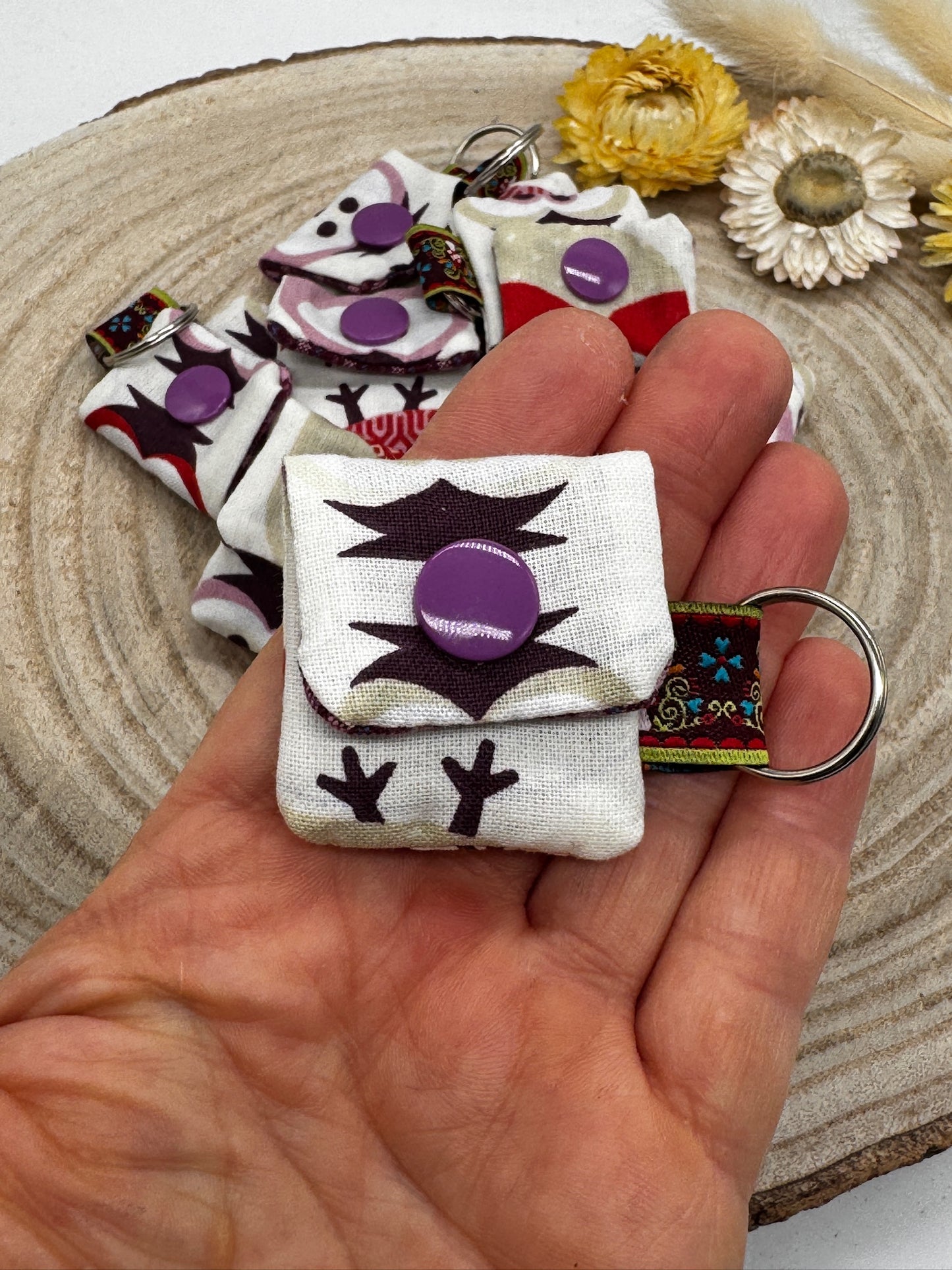 Schlüsselanhänger Mini Tasche weiß mit Eulen