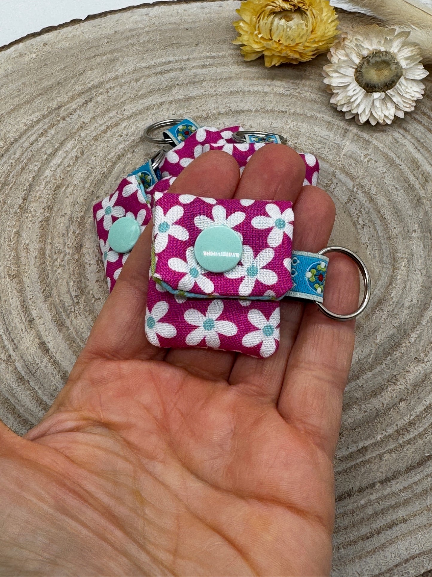Schlüsselanhänger Mini Tasche rosa mit Blumen